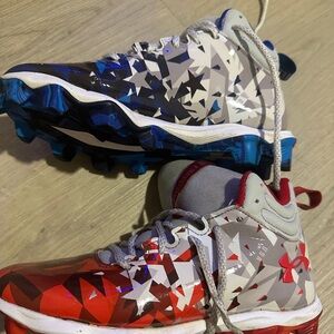 Youth football cleats